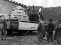 1958 Május 1.-i felvonulás előkészülete az IMI-ben, Iklad  1958 Május 1.-i felvonulás előkészülete az IMI-ben, Iklad