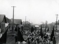 ALBUM 1958 046  1958 Május 1. Felvonulás - Aszód, Kossuth Lajos utca 61.