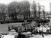 ALBUM 1958 072  1958 Május 1. Felvonulás - Aszód FC sporttelp, háttérben a vasútállomás.